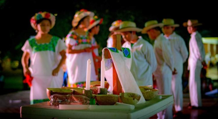 Hoy conmemora Quintana Roo el Día Nacional de la Cultura Maya
