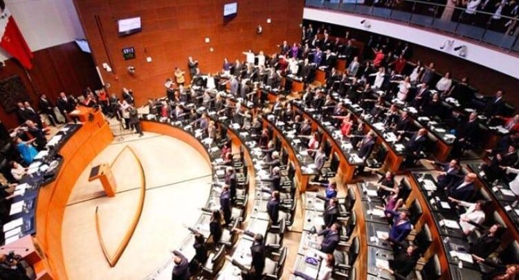 Senado aprueba reforma que garantiza salarios dignos para policías, maestros y personal de salud