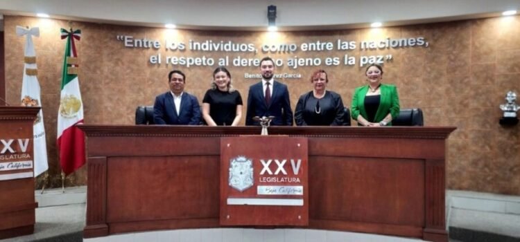 Nombran al primer presidente LGBT+ en el Congreso de BC