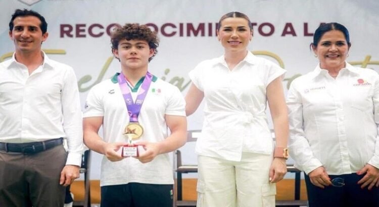 Entregan reconocimientos a medallistas de Baja California
