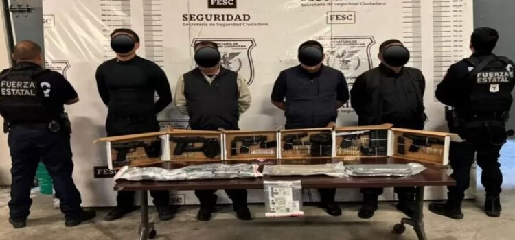 Detienen a falsos escoltas con arsenal en Tijuana