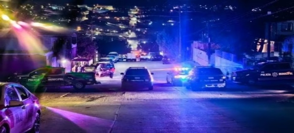 Abaten a hombre tras apuñalar a su ex pareja y a un menor en Tijuana