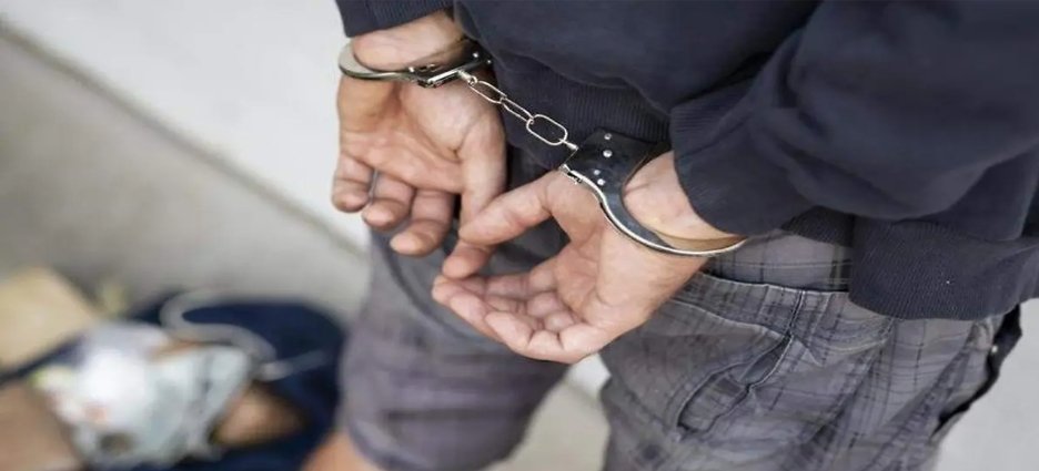 Detienen en Tijuana a dos hombres acusados de cobrar piso a un médico y un comerciante